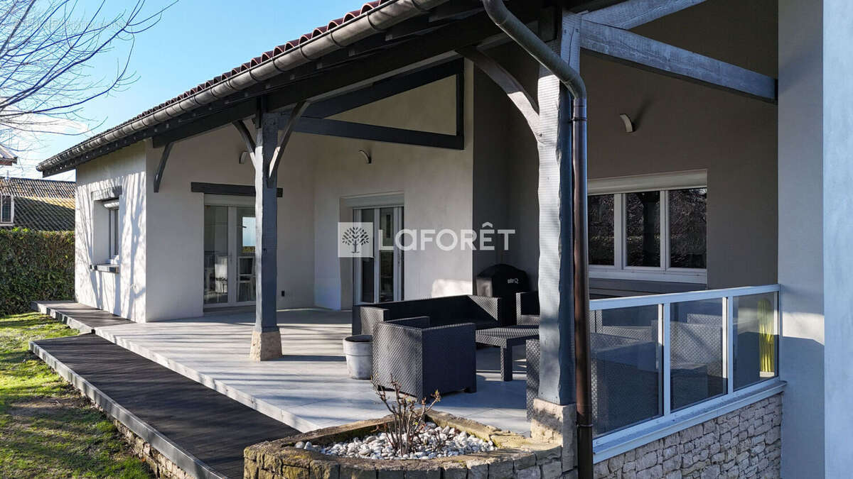 Maison à L'ABERGEMENT-CLEMENCIAT