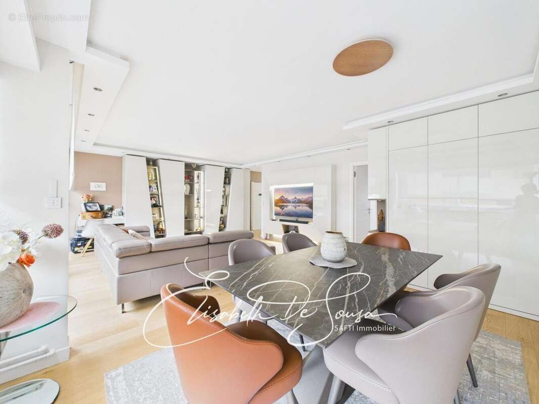 Photo 3 - Appartement à PARIS-15E