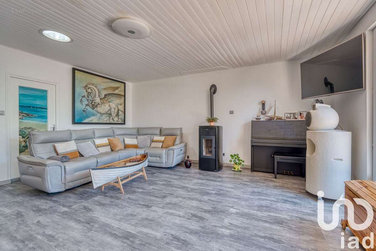 Maison 231 m² à Vaire  - photo 8