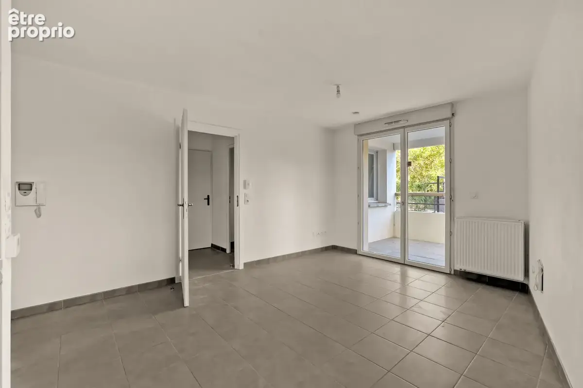 En exclusivité ! À vendre, appartement T2 de 42 m2 en rez-de-chaussée, situé dans le secteur de Grand Selve. - photo 2