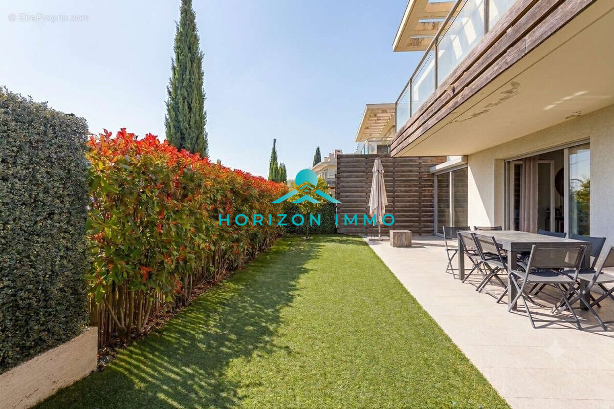 Appartement à SAINT-LAURENT-DU-VAR