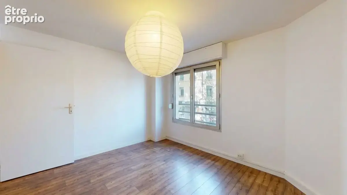  Lyon 3ᵉ – Limite Lyon 6ᵉ  Spacieux T3 de 72 m² avec parking, cave, ascenseur et jardin commun - photo 7
