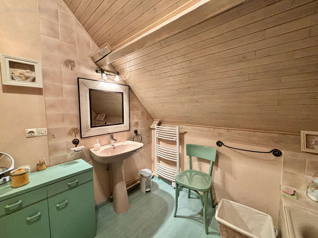 Volumes et confort pour cette maison 5 chambres à Montamisé - photo 15