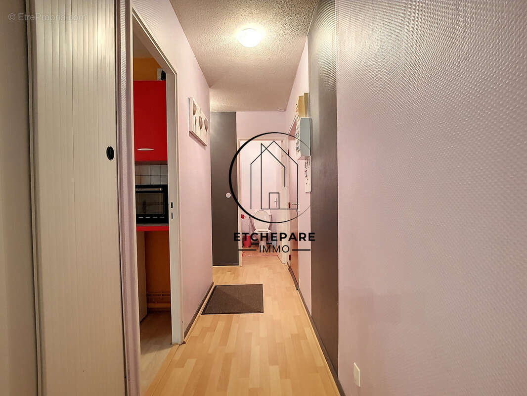 Appartement à EAUX-BONNES