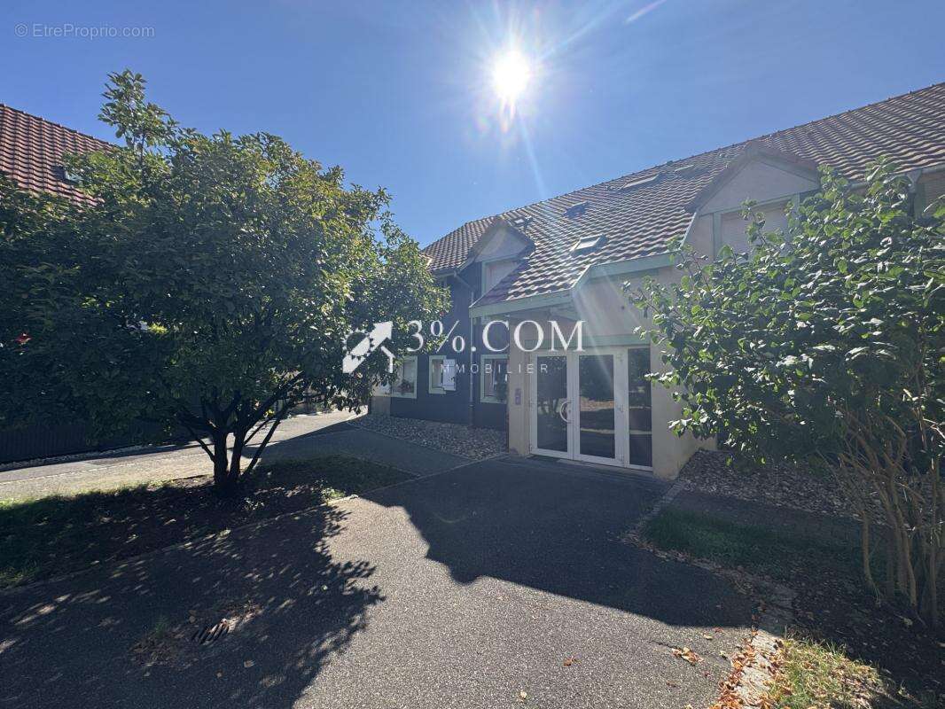 3%COM Beau F3  avec jardin de 134m2 + double garage - photo 15
