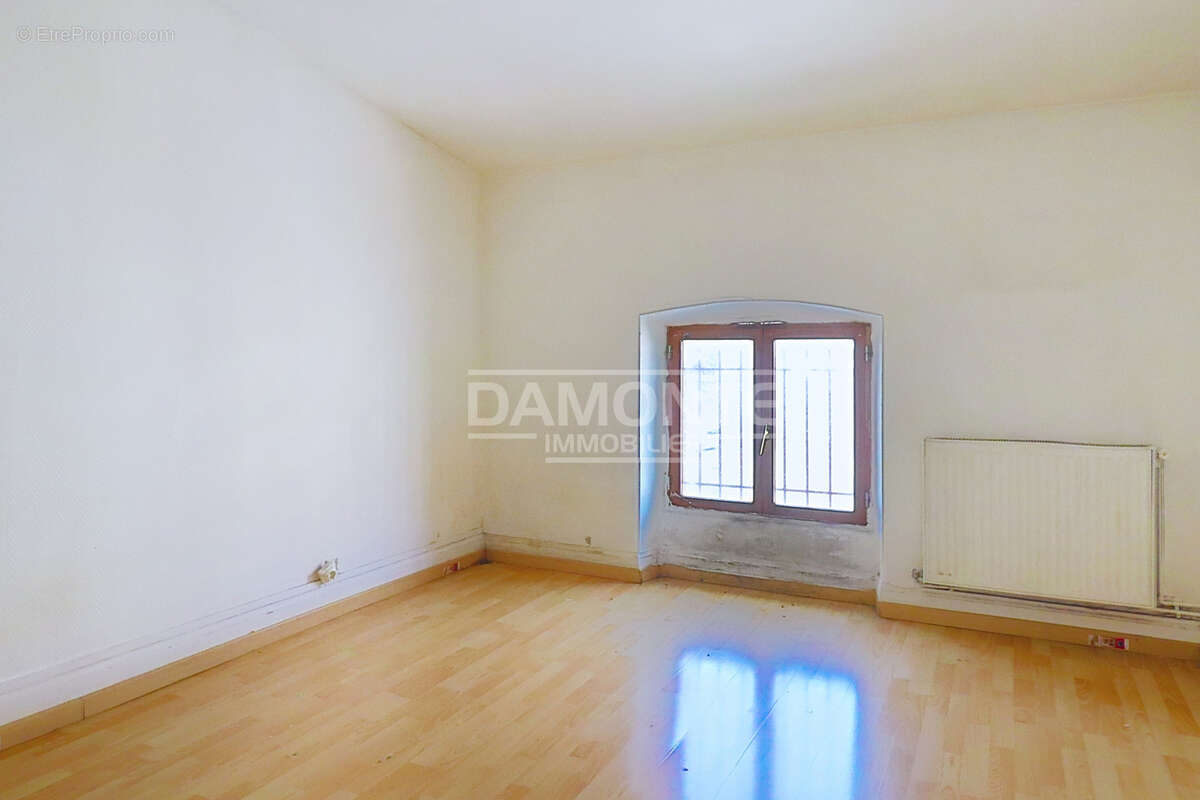 Immeuble idéalement situé dans un secteur attractif - photo 14
