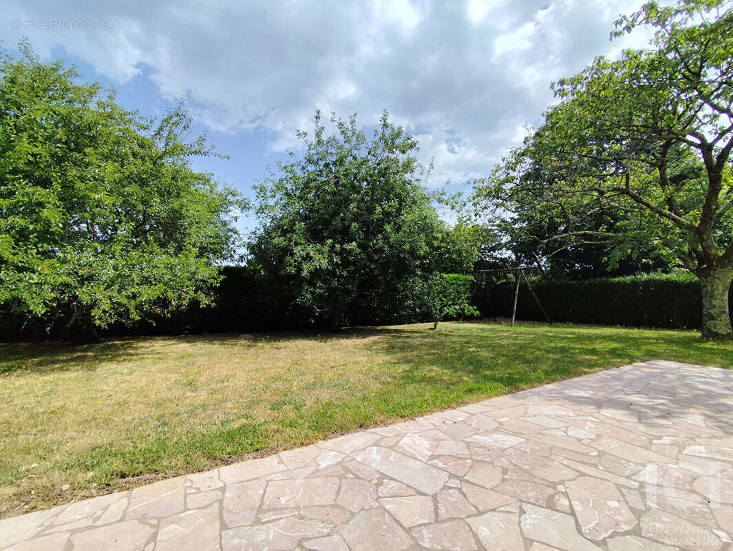 À vendre  maison 157 m², 5 chambres, en impasse, au calme absolu. - photo 17