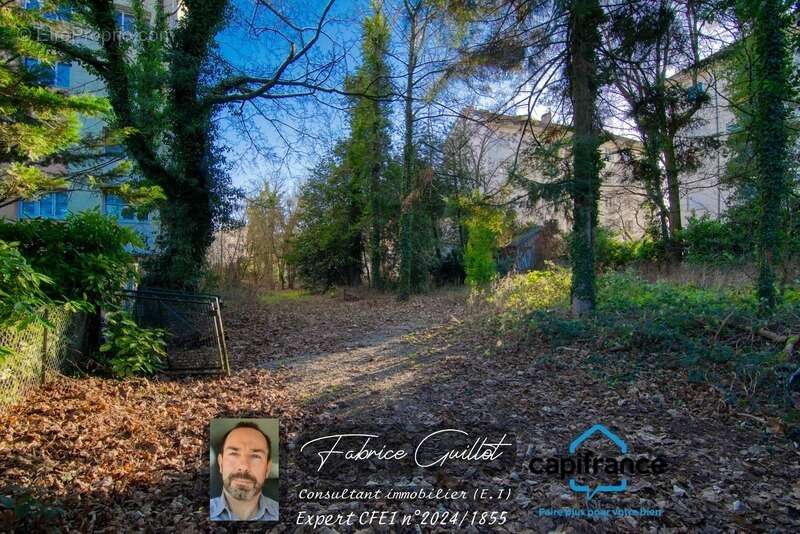 Doubs (25), à vendre Besançon, maison de 320 m2 + terrain de 2190 m2 - photo 3