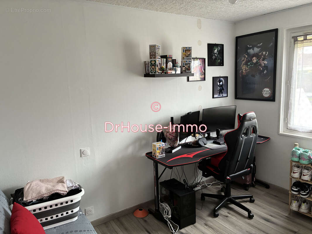 Maison à FONTAINE-LA-GUYON