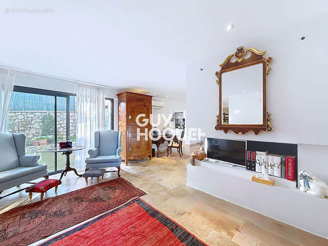 Maison à MOUANS-SARTOUX