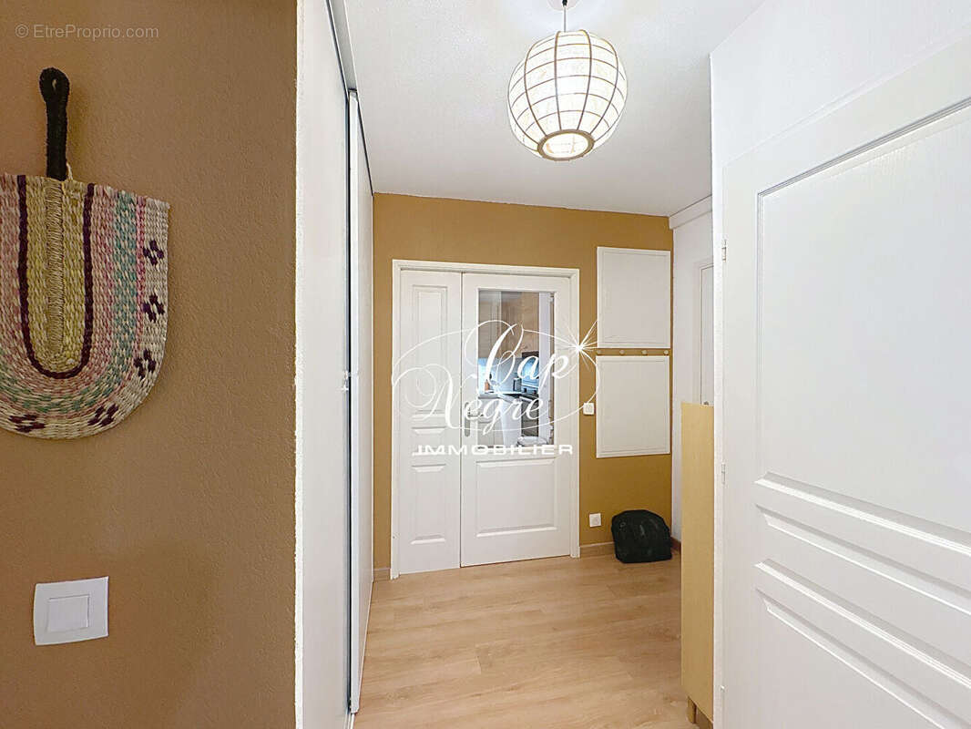 Appartement à LA CROIX-VALMER