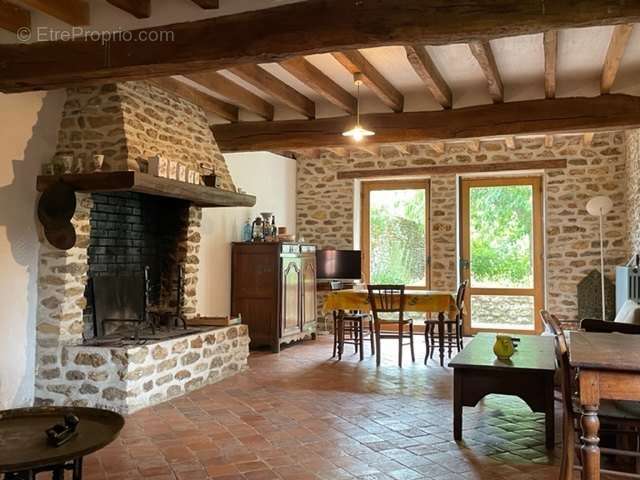 Maison à SAINT-REMY-LA-VANNE