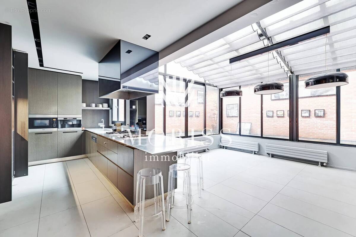 Appartement à PARIS-17E