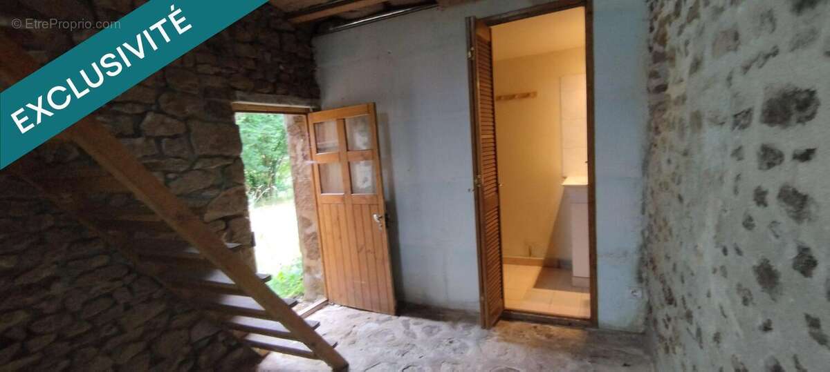 Maison 100 m² à Saint-Vaury  - photo 8