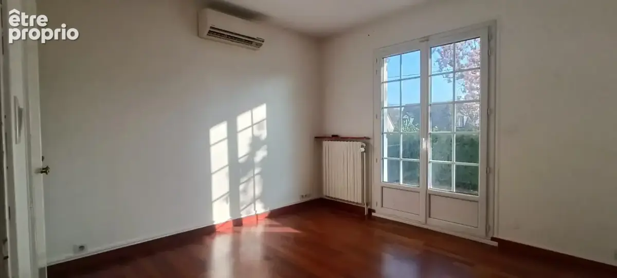 Maison 217 m² à Saint-Jean-De-Braye  - photo 4
