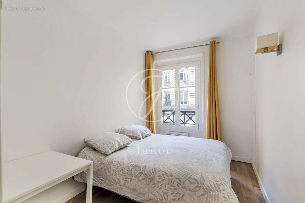 Appartement à PARIS-8E