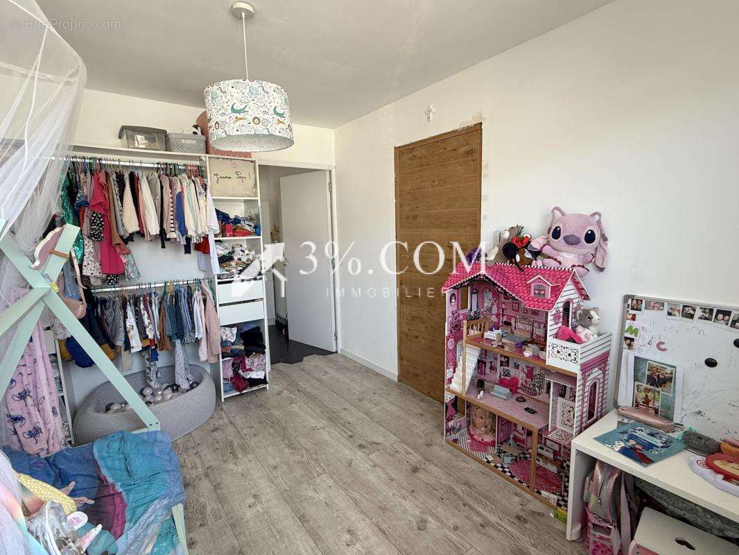 Plain pied de 92 m2 - 3 ch - garage - jardin de 250 m2 - photo 11