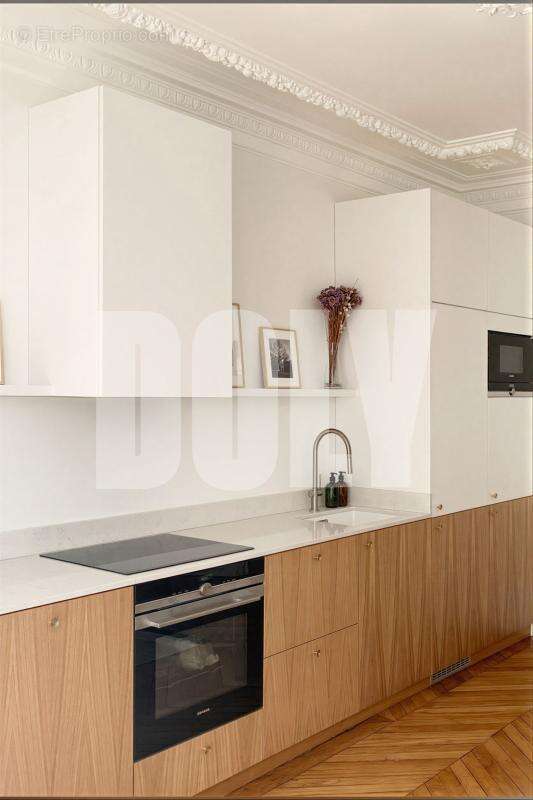 Appartement à PARIS-8E