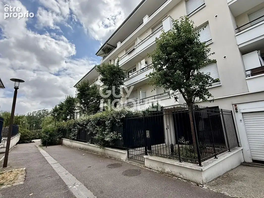 MANTES LA JOLIE - Appartement  3 pièces 2 Chambres, Jardin - Place de parking - photo 2