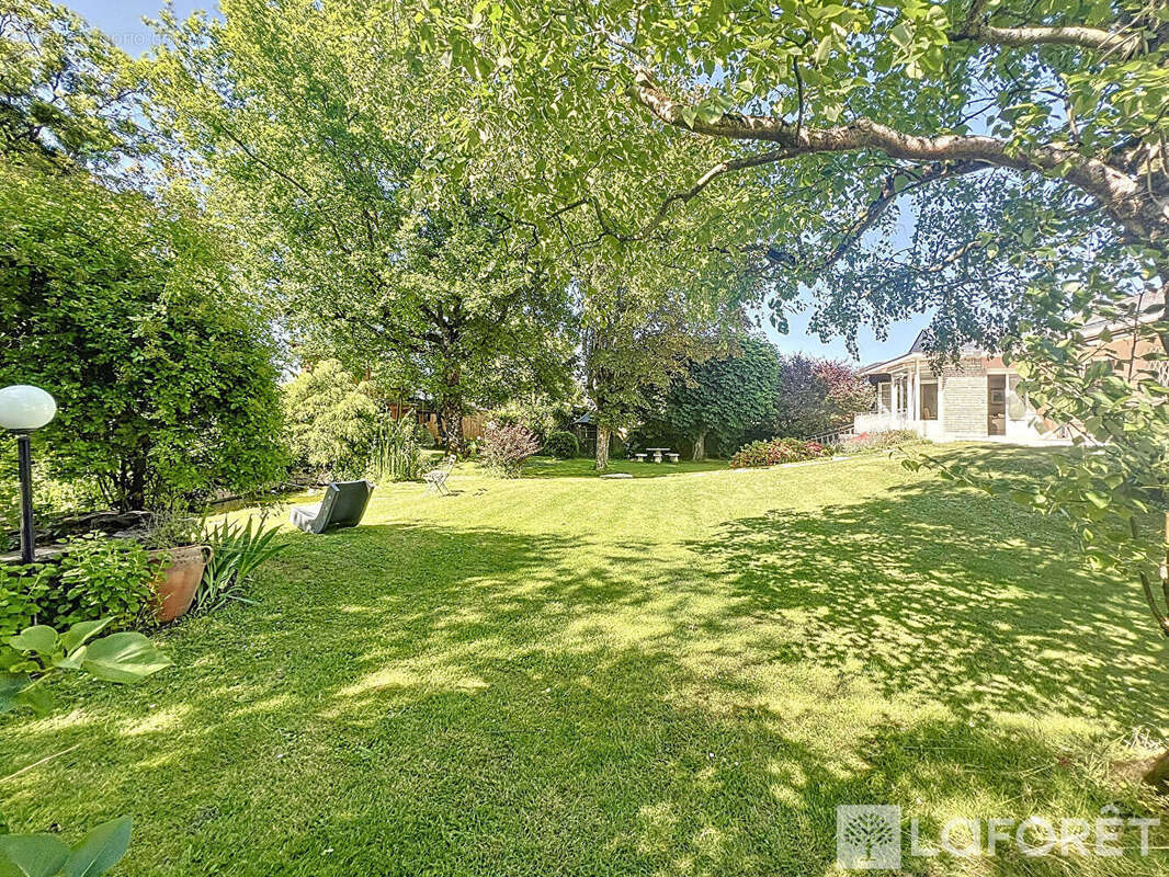 Maison à SAINT-MACAIRE-EN-MAUGES