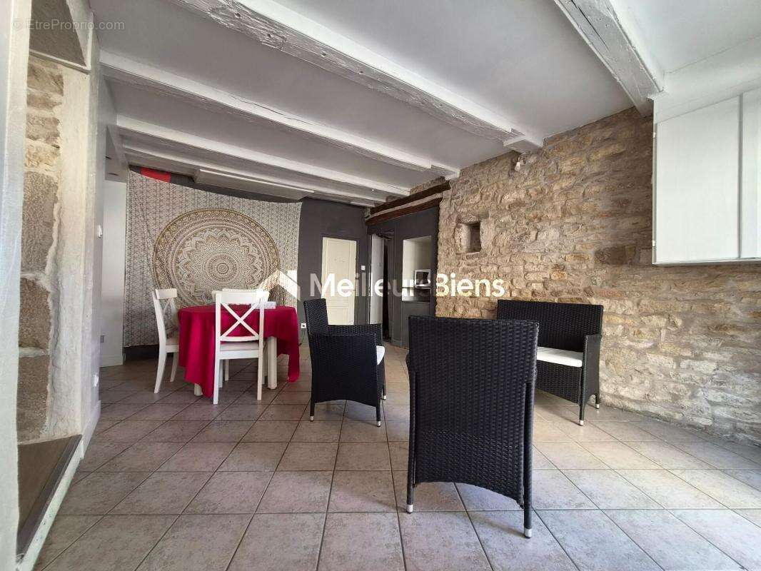 Appartement à CHAMPLITTE