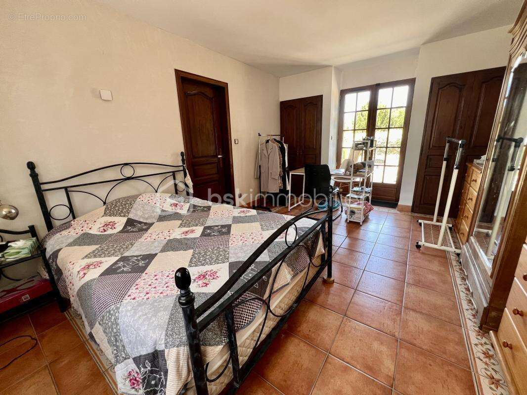 Charmante Demeure, 150m2,  plain pied, avec jardin, 4 chambres - photo 12