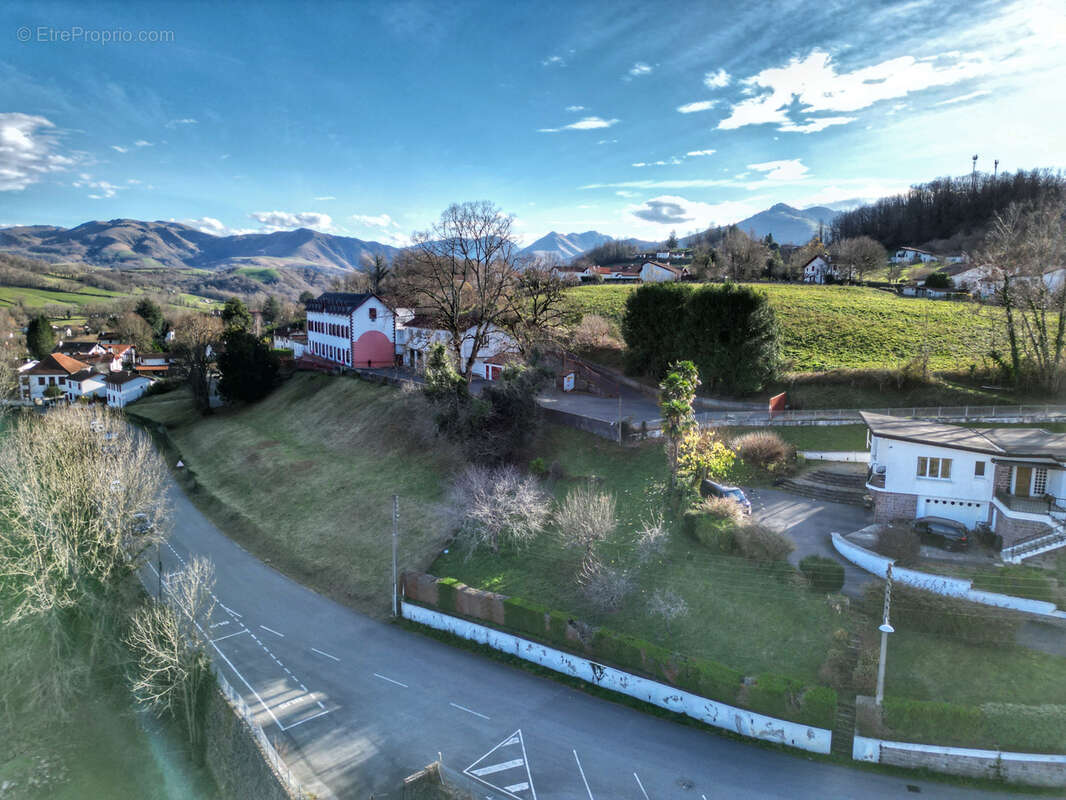 Terrain à SAINT-JEAN-PIED-DE-PORT