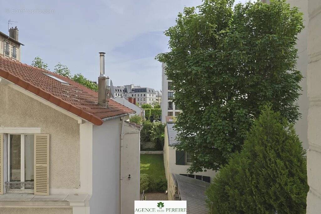 Appartement à LA GARENNE-COLOMBES
