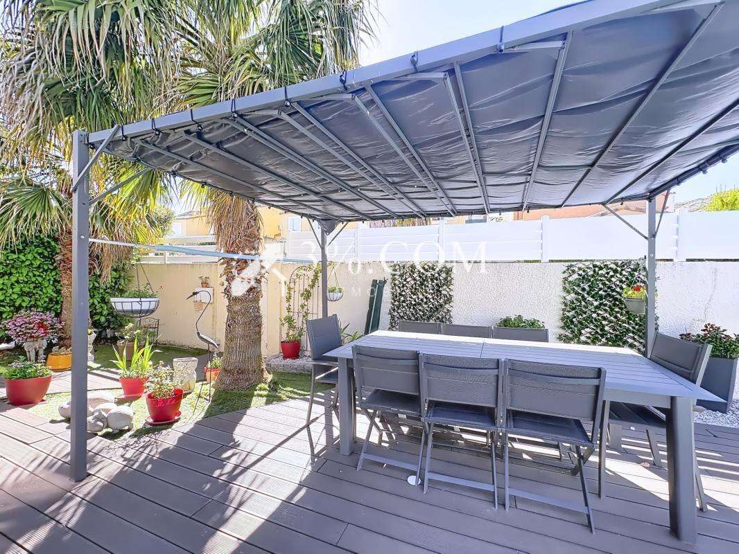 Maison de plain-pied avec piscine, jardin et vue dégagée sur - photo 16