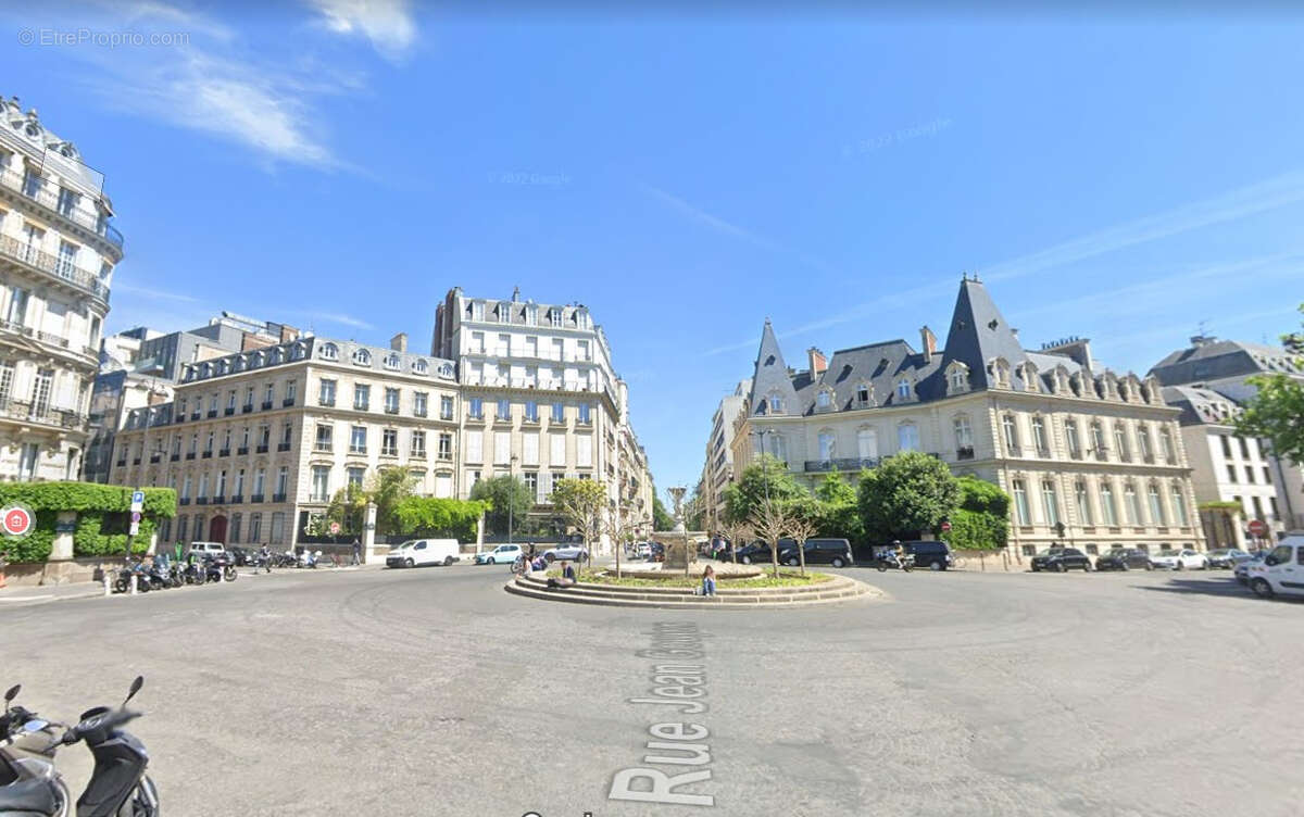 Appartement à PARIS-8E