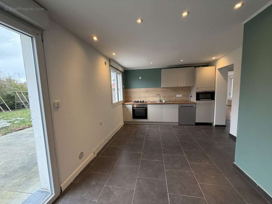 Maison 155 m² à Roubaix  - photo 3