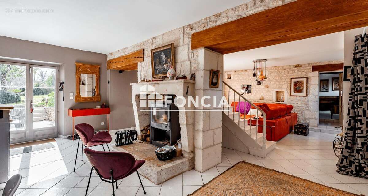 Maison à CHARRAS