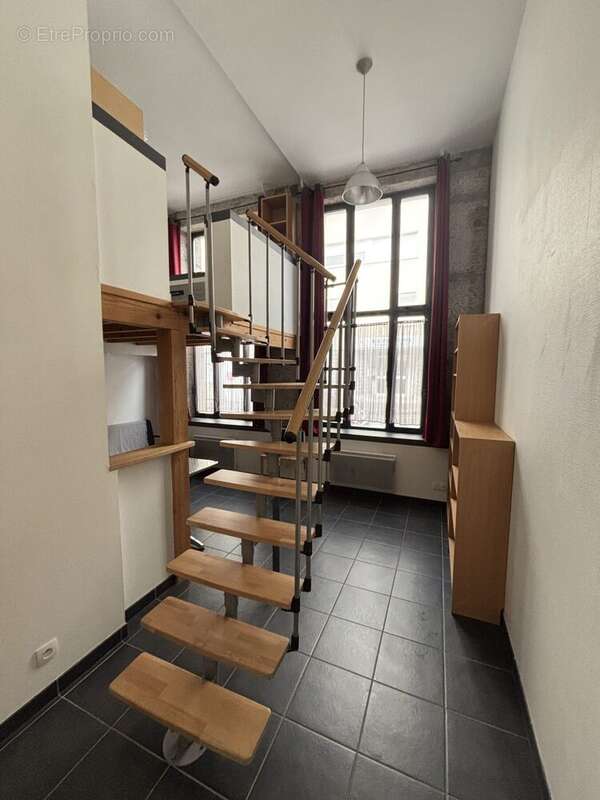 Appartement à SAINT-ETIENNE