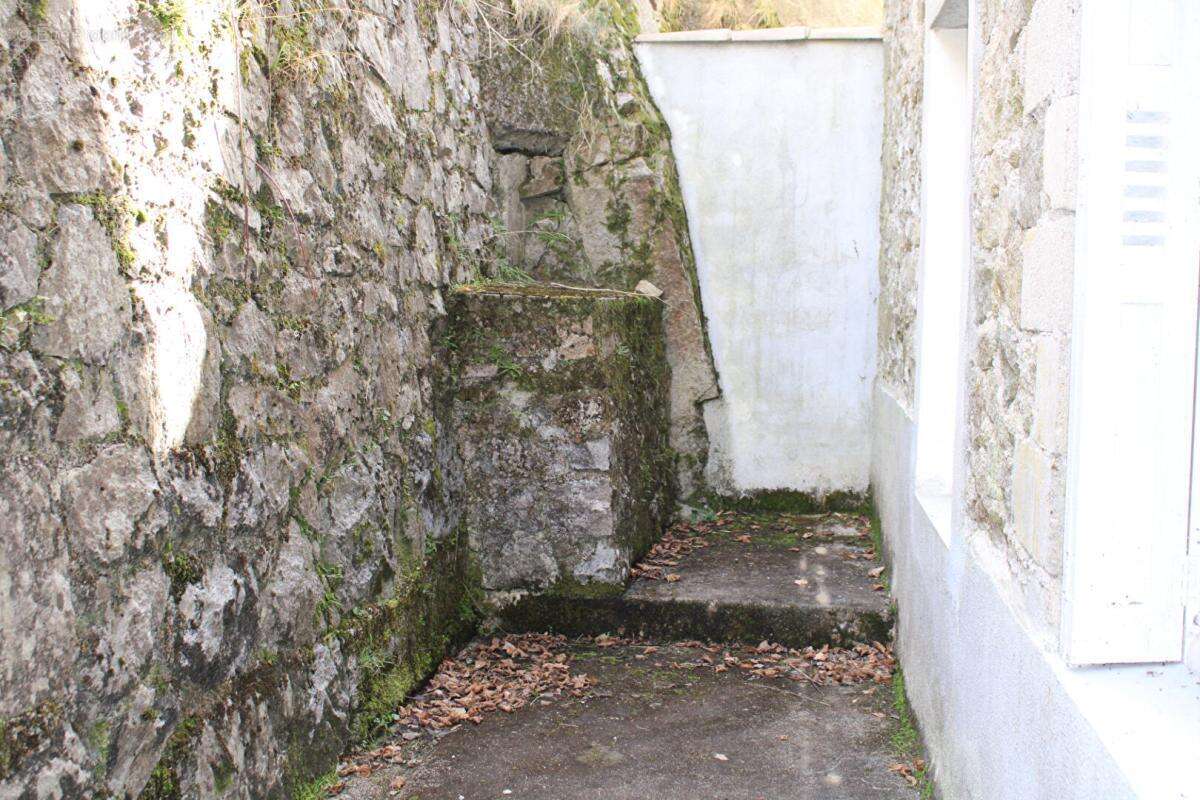 Maison à SAINT-BONNET-DE-MONTAUROUX