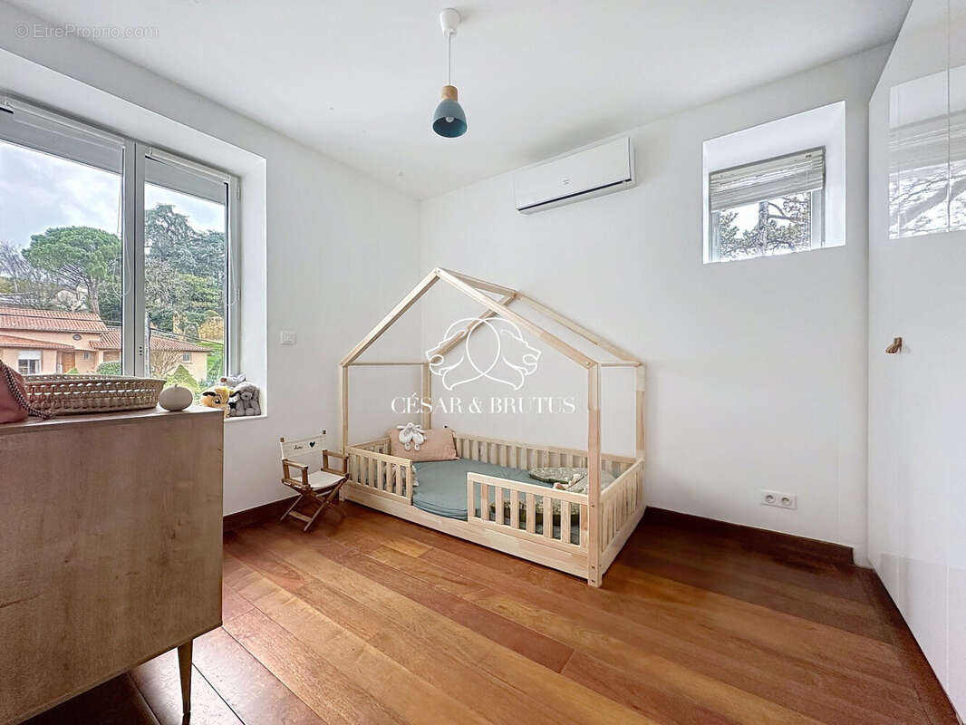 Appartement à COLLONGES-AU-MONT-D'OR