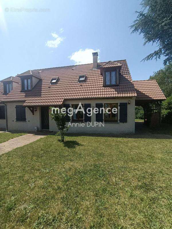 Maison à FAVEROLLES