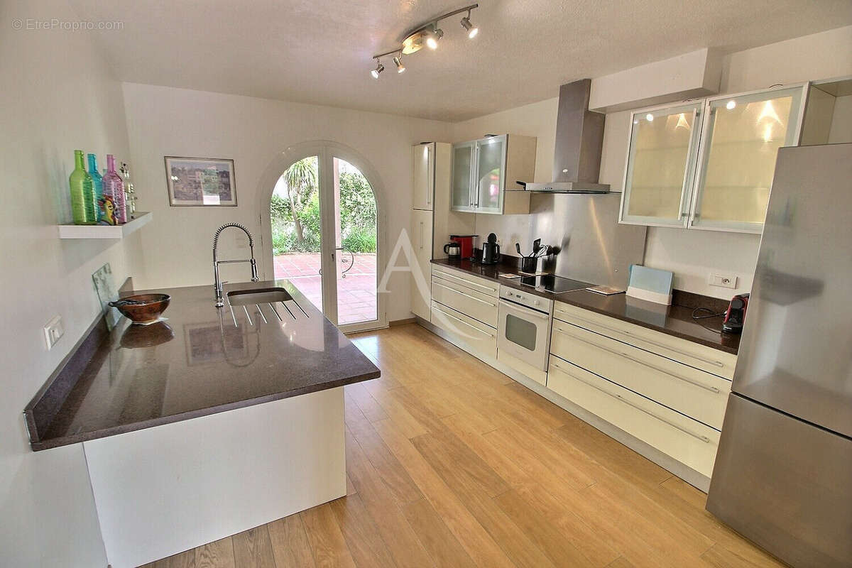Villa  4 pièce(s) 150 m2 - photo 4