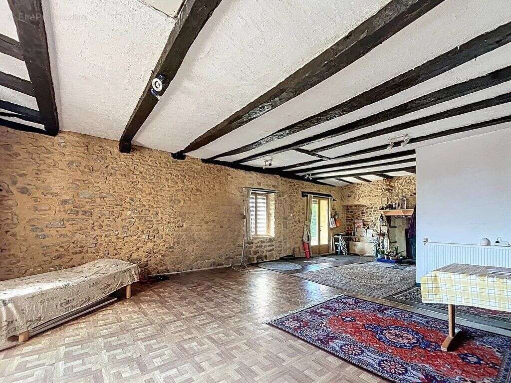 Appartement à LARZAC