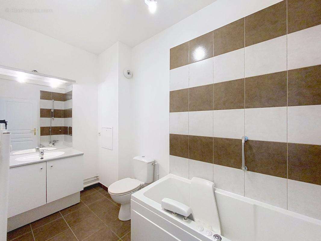 Appartement à SAINT-MAUR-DES-FOSSES