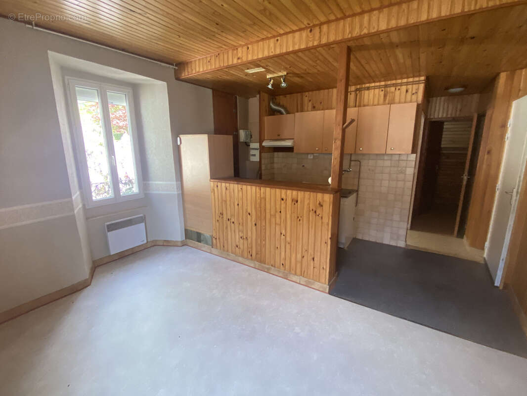 Appartement à MONCEAUX-SUR-DORDOGNE