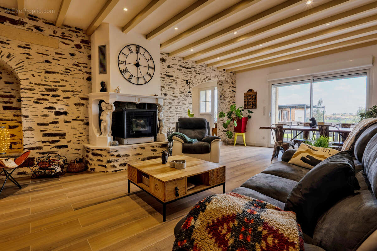 Maison à MORNANT