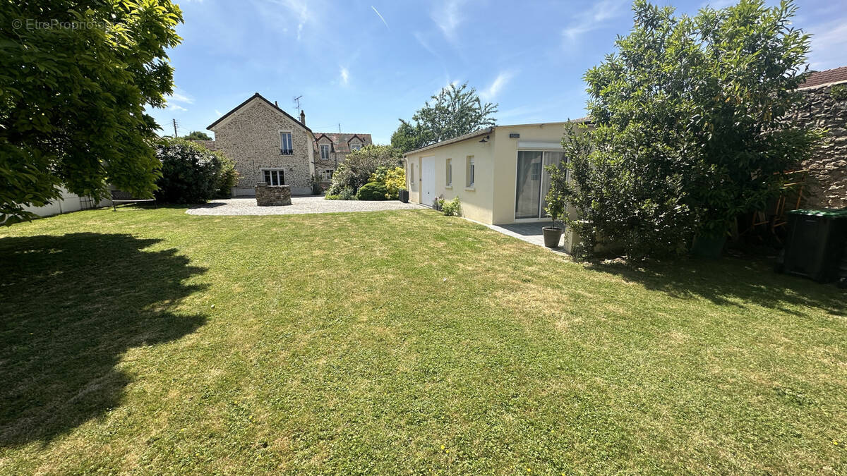 Maison à MAROLLES-EN-HUREPOIX