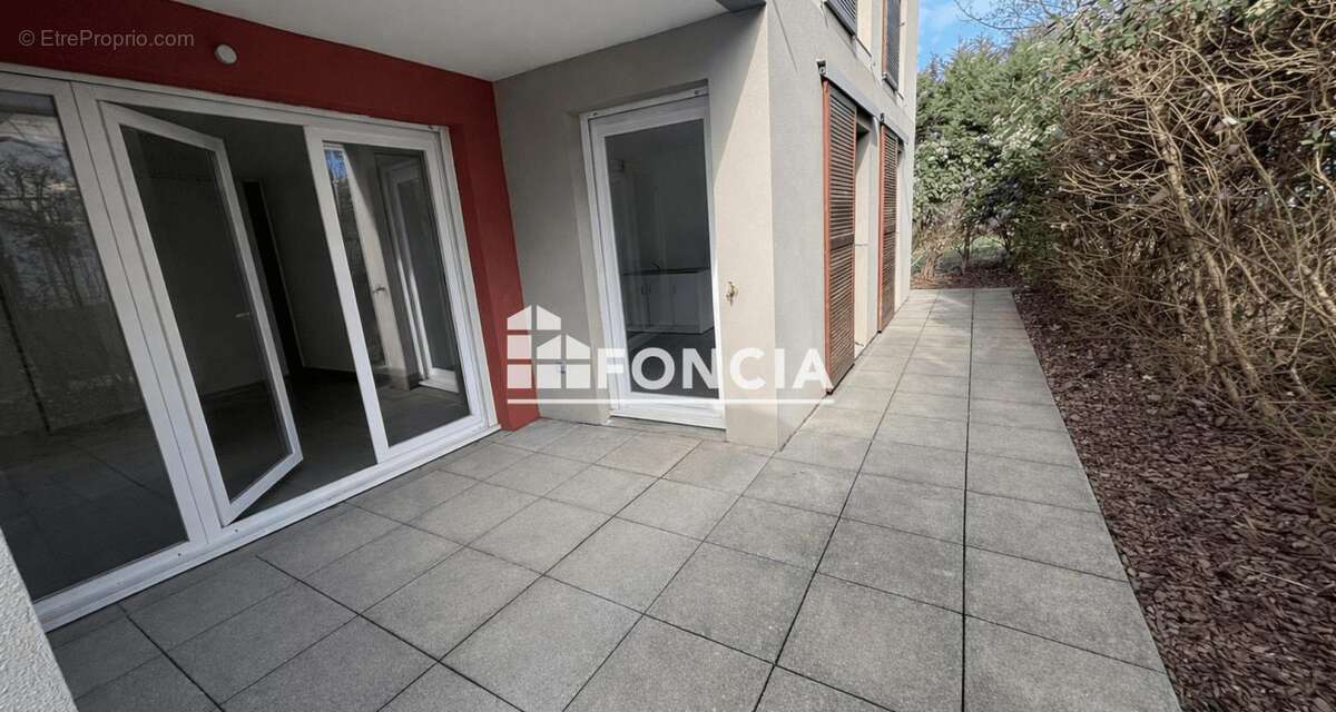 Appartement à MEYZIEU