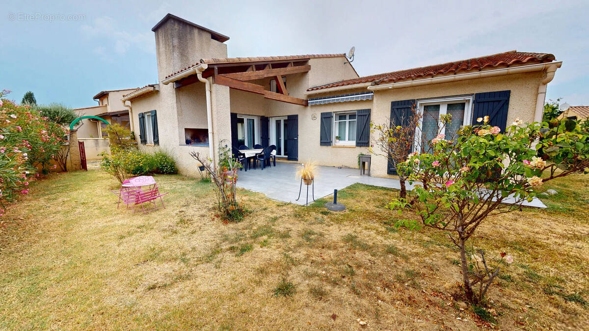 Maison à COURNANEL