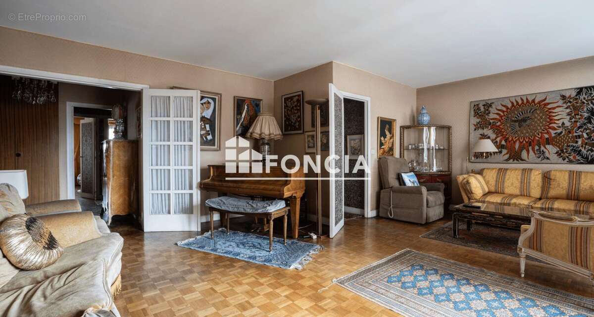 Appartement à PARIS-15E