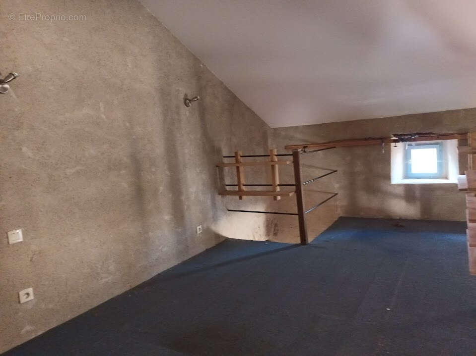 Maison à VILLARDONNEL