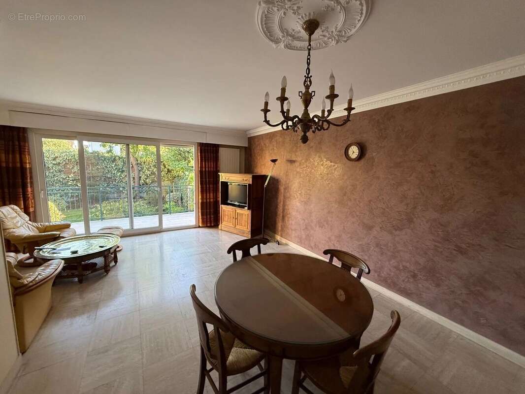 Maison à SAINT-MAUR-DES-FOSSES