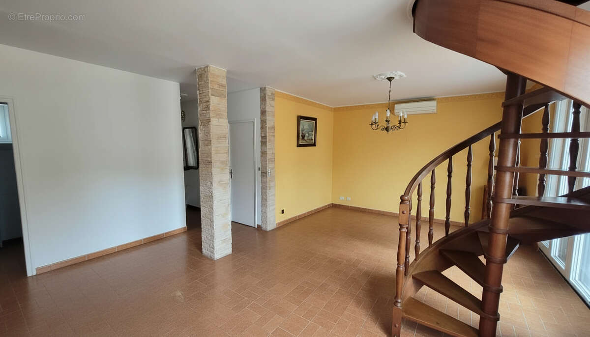Maison familiale de 123 m² au sol sur 1 278 m² de terrain - photo 17