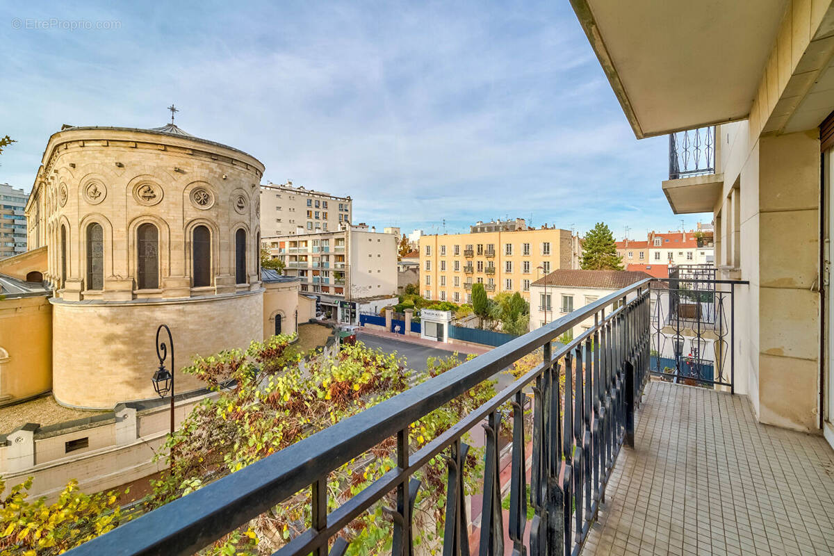 Appartement à CHARENTON-LE-PONT