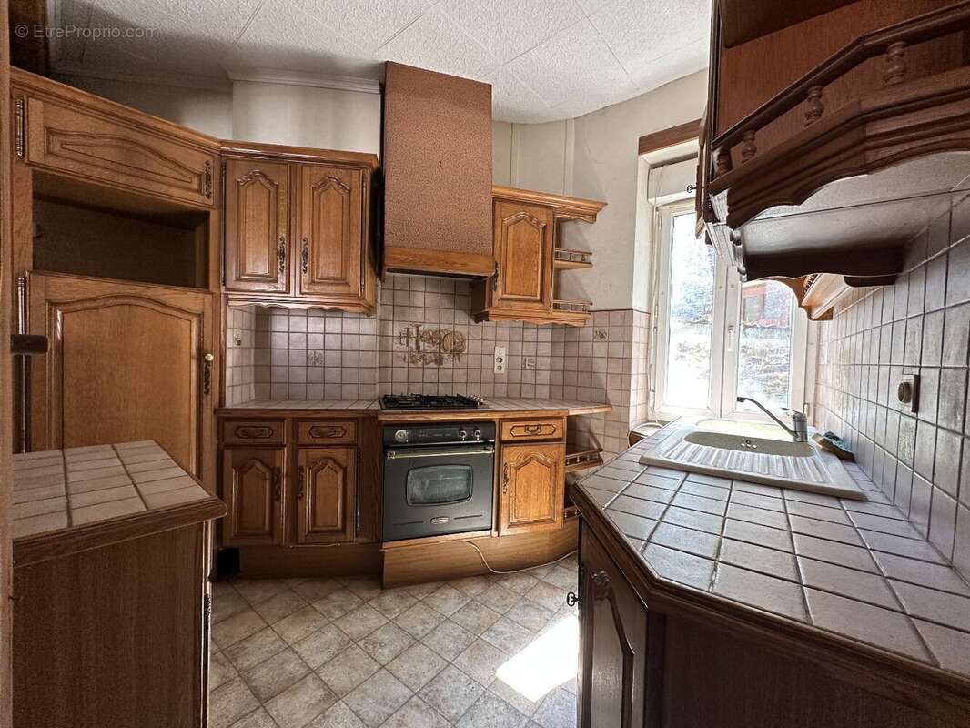 Maison à SAINT-YRIEIX-LA-PERCHE